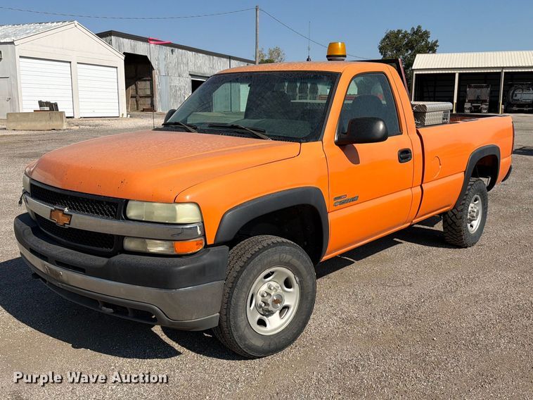 2002 Chevrolet Silverado 2500 pickup truck - EV6154
