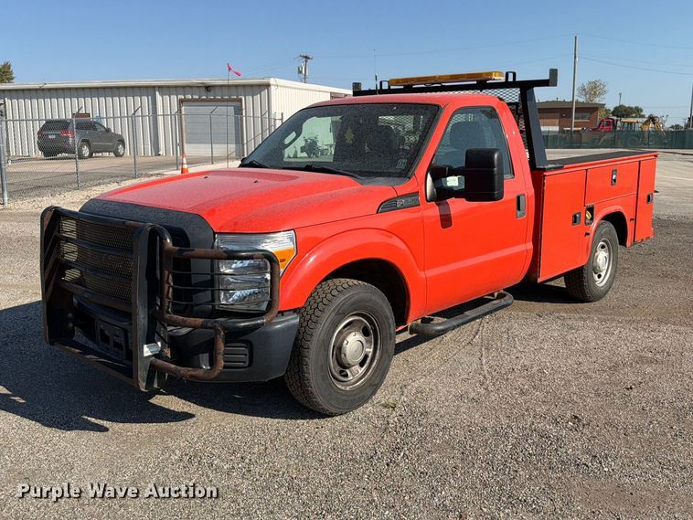 2016 Ford F250 Super Duty utility bed pickup truck - EV6159