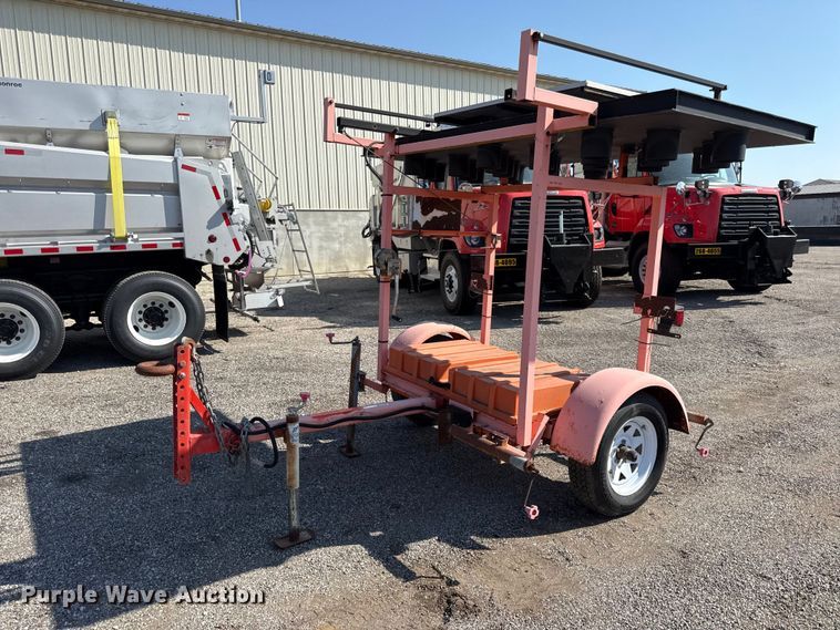 2007 National signal arrow board trailer - EV6172