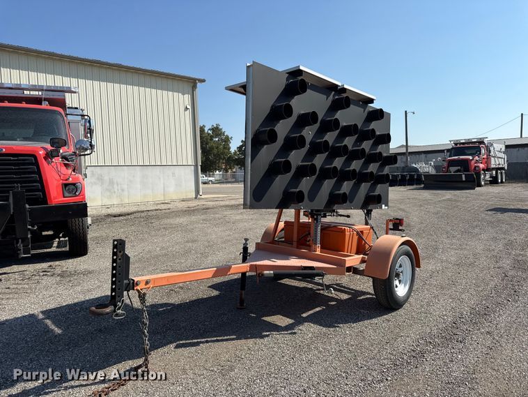 2013 Ver-Mac arrow board trailer - EV6173