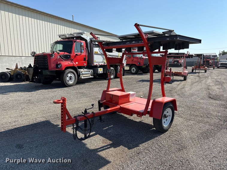 2010 National signal arrow board trailer - EV6174