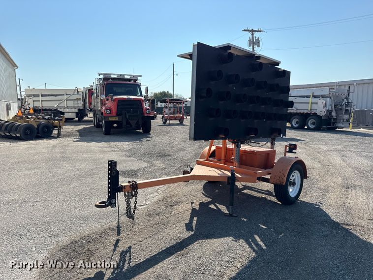 Ver-Mac Arrow board arrow board trailer - EV6175