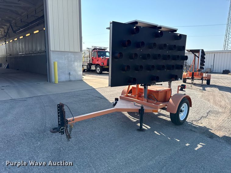 2013 Ver-Mac arrow board trailer - EV6176