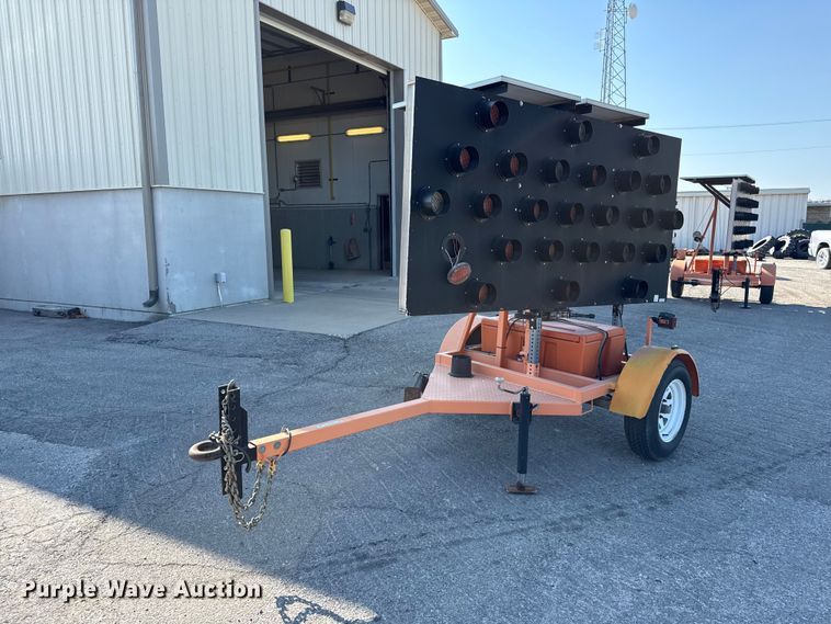 2013 Ver-Mac arrow board trailer - EV6178