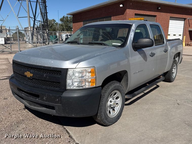 2012 Chevrolet Silverado 1500 Crew Cab pickup truck - EW4284