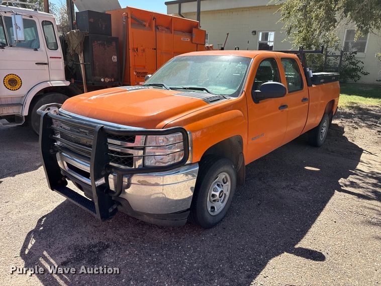 2012 Chevrolet Silverado 2500HD Crew Cab pickup truck - EW4286