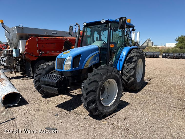 2011 New Holland T5070 4WD tractor - EW4292