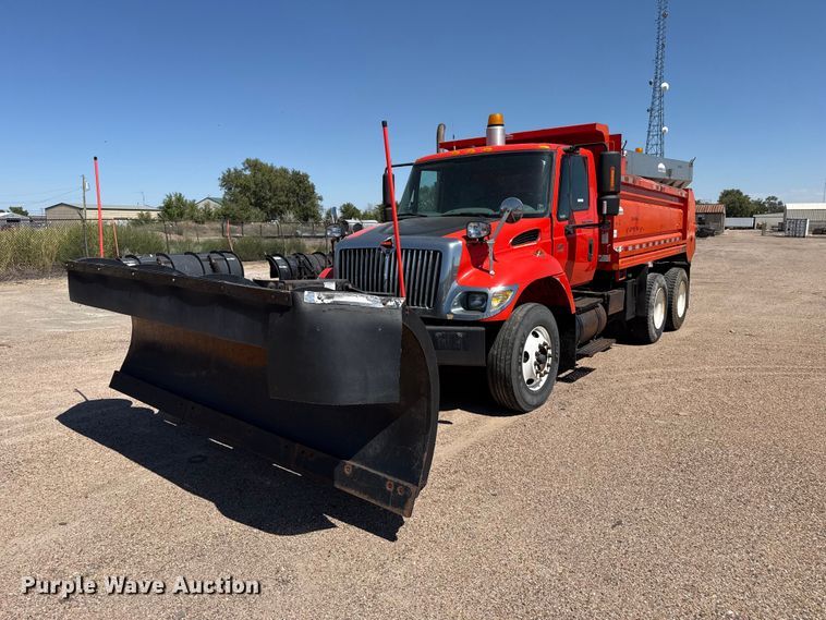2005 International 7400 dump truck - EW4293