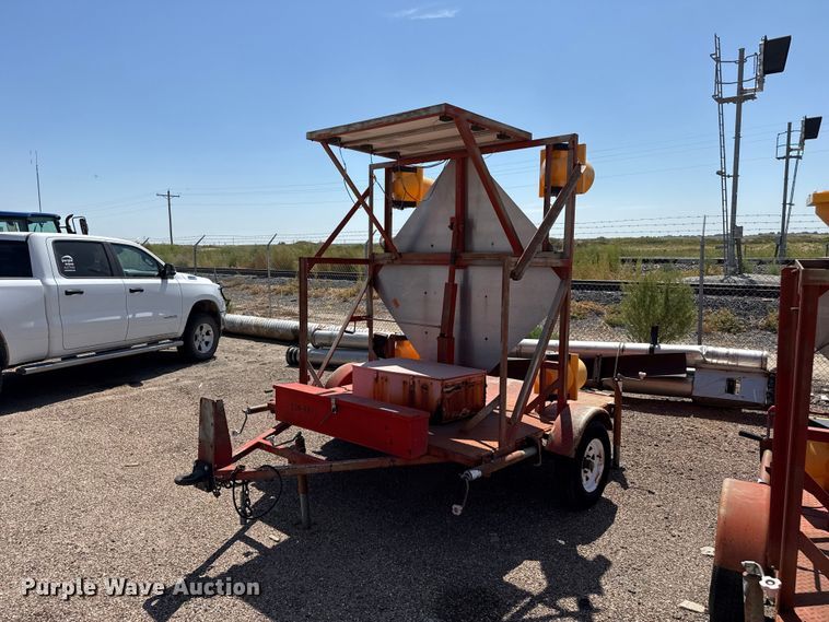 Lucas traffic signal trailer - EW4294