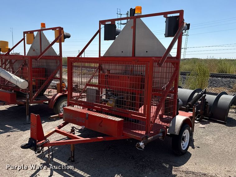 Lucas traffic signal trailer - EW4297