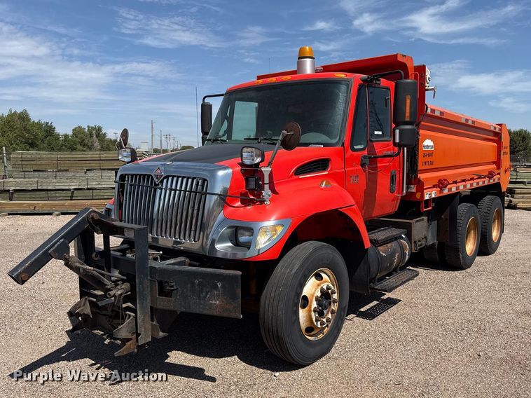 2007 International 7400 dump truck - EW4300