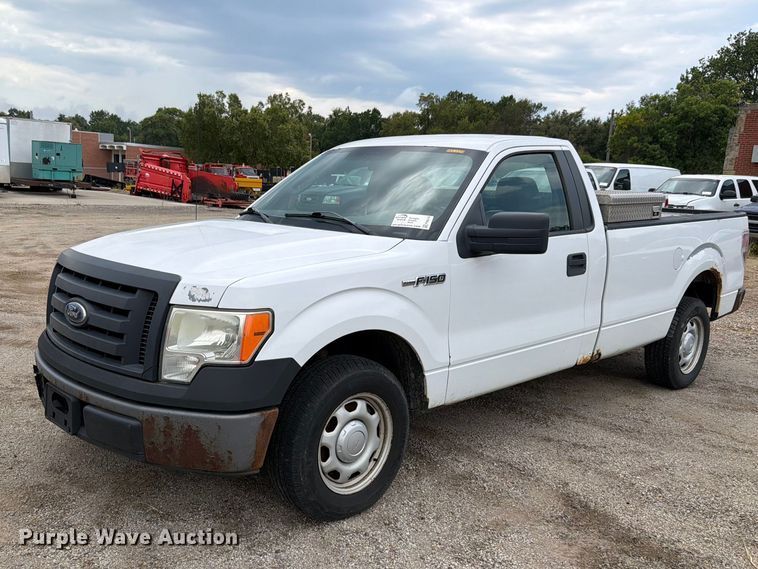 2010 Ford F150 pickup truck - FH6318