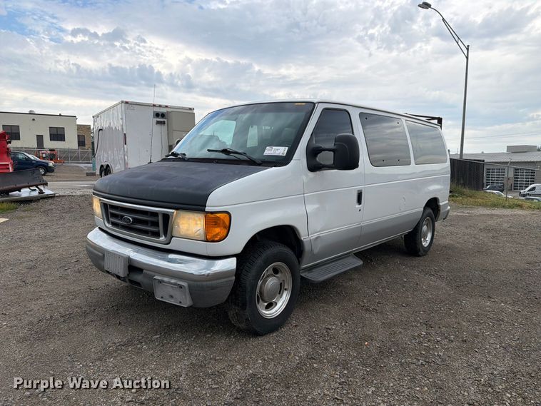 2007 Ford Econoline van - FH6337