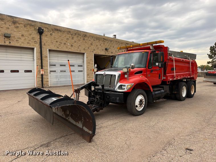 2007 International 7400 dump truck - FH6338