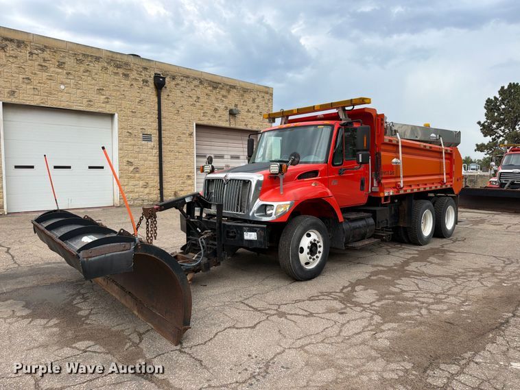 2007 International 7400 dump truck - FH6340