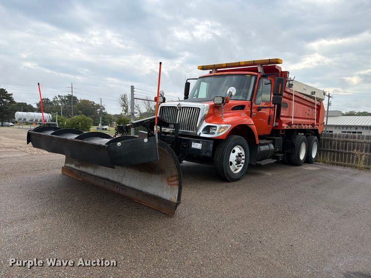 2007 International 7400 dump truck - FH6342