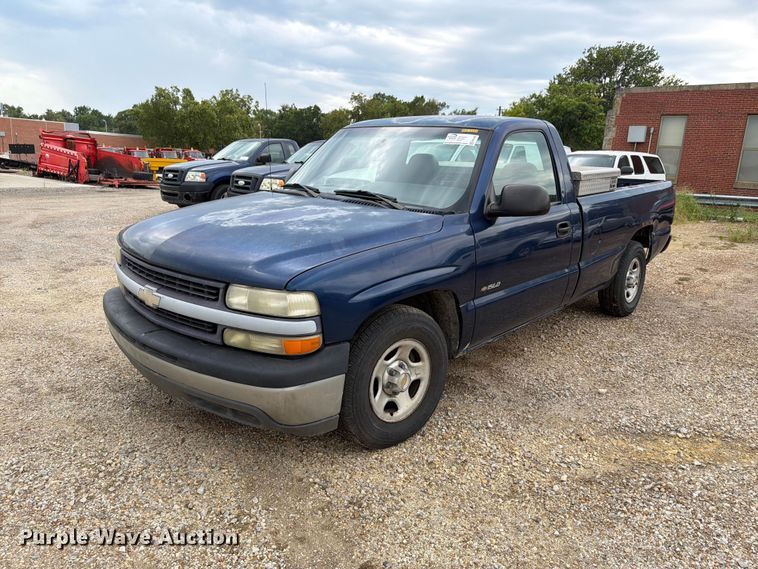 2002 Chevrolet Silverado 1500 pickup truck - FN1506