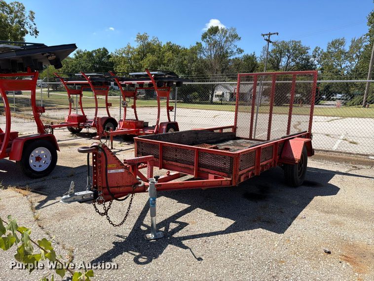 1982 Supreme utility trailer - NF9552