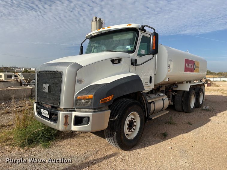 2016 Caterpillar CT660 water truck - DK6605