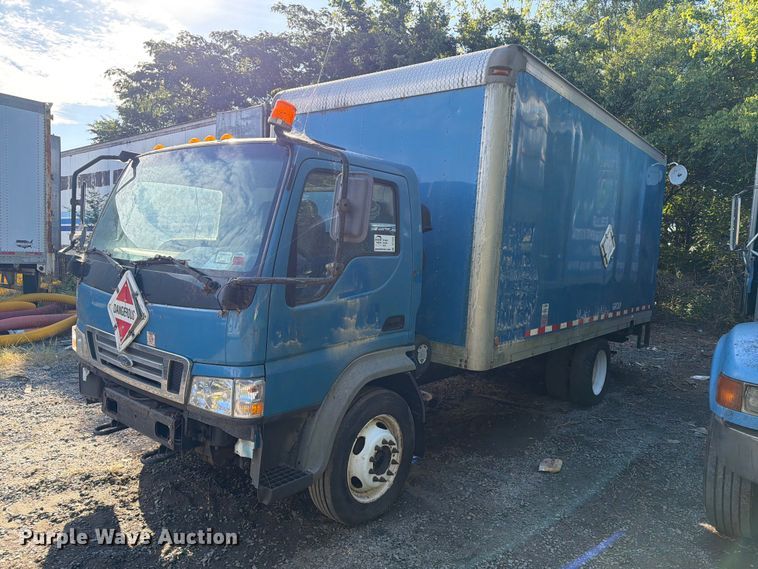 2007 Ford LCF box truck - DT2935