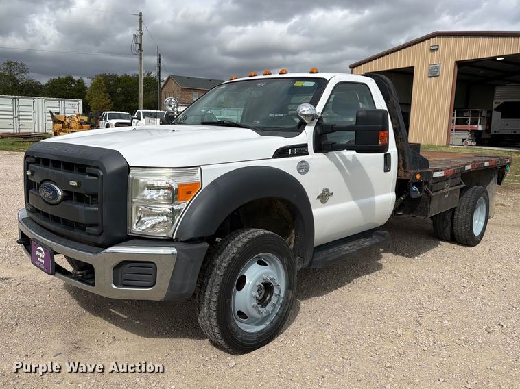 2016 Ford F550 Super Duty flatbed truck - DU3138