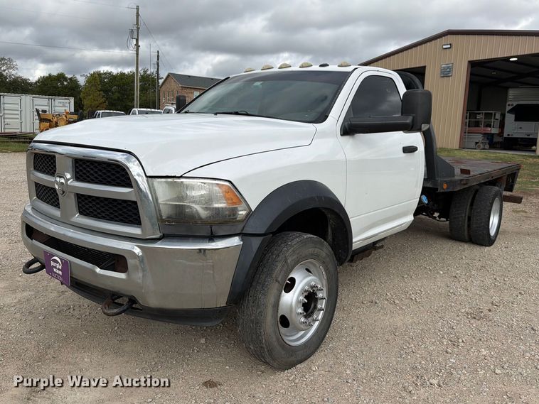 2014 RAM 5500 flatbed truck - DU3139