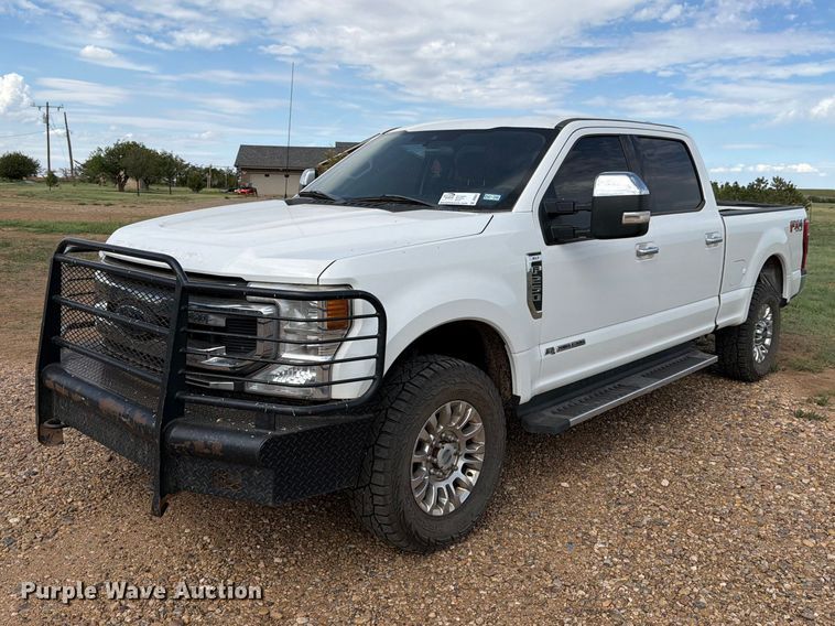 2020 Ford F250 Super Duty Crew Cab pickup truck - DV8642