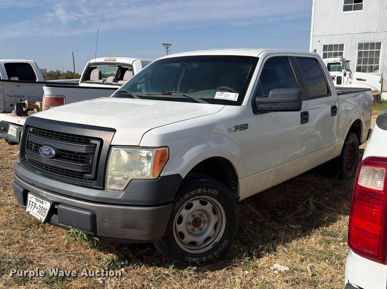 2014 Ford F-150 Crew Cab pickup truck - DV8665