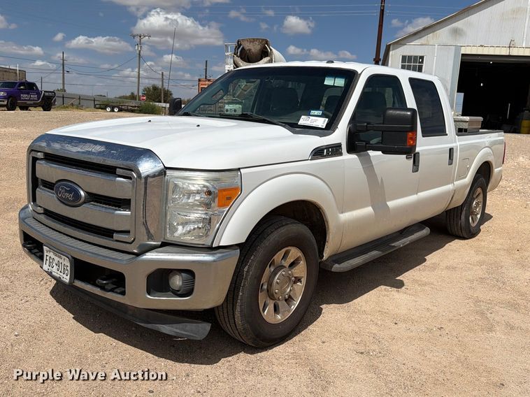 2015 Ford F250 Super Duty Crew Cab pickup truck - DV8666