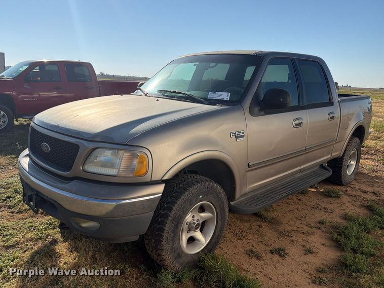 2002 Ford F150 Crew Cab pickup truck - DV8672
