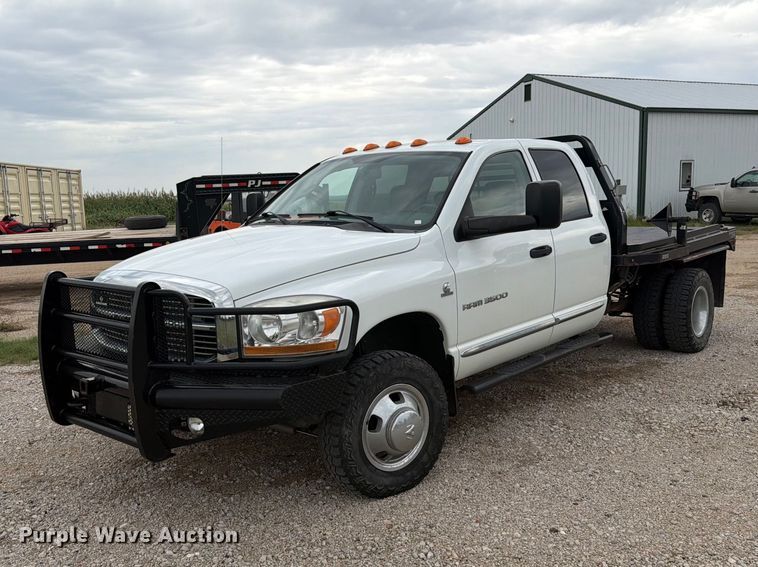 2006 Dodge 3500 Ext. Cab bale bed pickup truck - DY3423