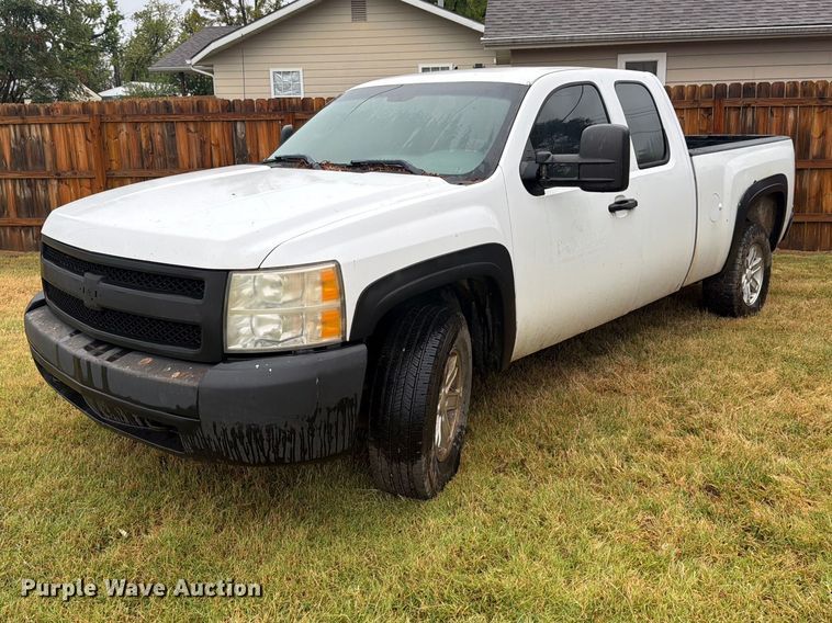 2008 Chevrolet Silverado 1500 Ext. Cab pickup truck - DY3444