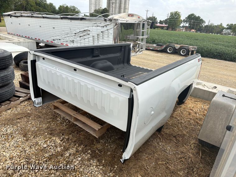 Chevrolet pickup truck bed - DY3459