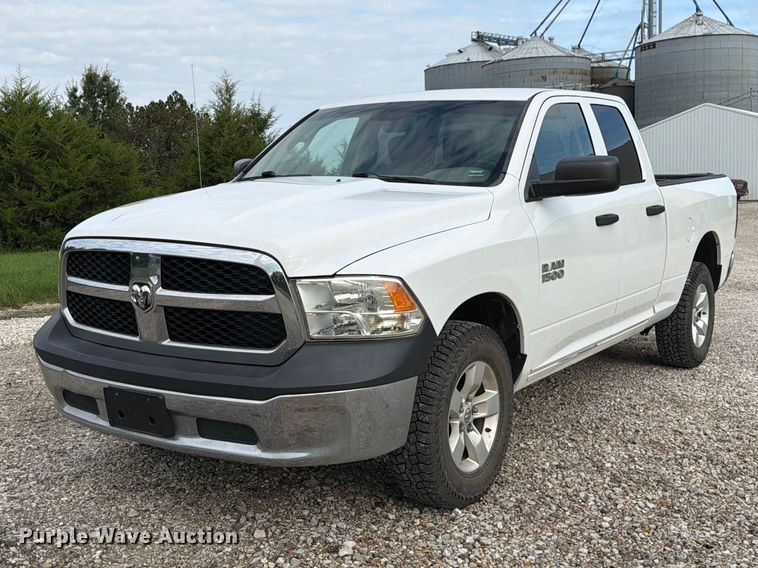 2015 RAM 1500 Crew Cab pickup truck - DZ4895