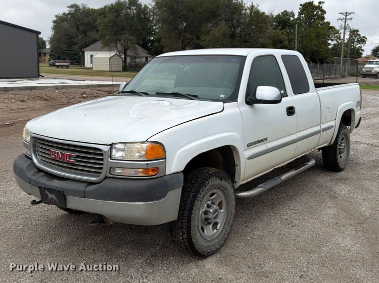 2002 GMC Sierra 2500HD Ext. Cab pickup truck - EI7709