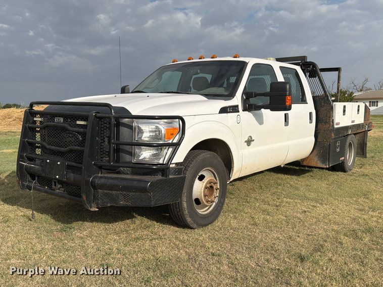 2016 Ford F350 Super Duty Crew Cab flatbed pickup truck - EP7696