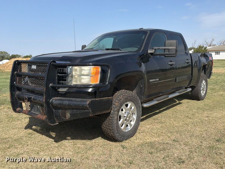 2011 GMC Sierra 2500HD Crew Cab pickup truck - EP7699