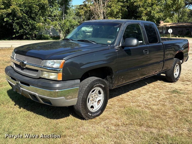 2003 Chevrolet Silverado 1500 Ext. Cab pickup truck - ER3280
