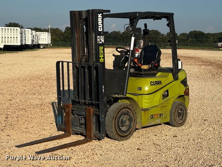 Clark GTS25D forklift - ER3343