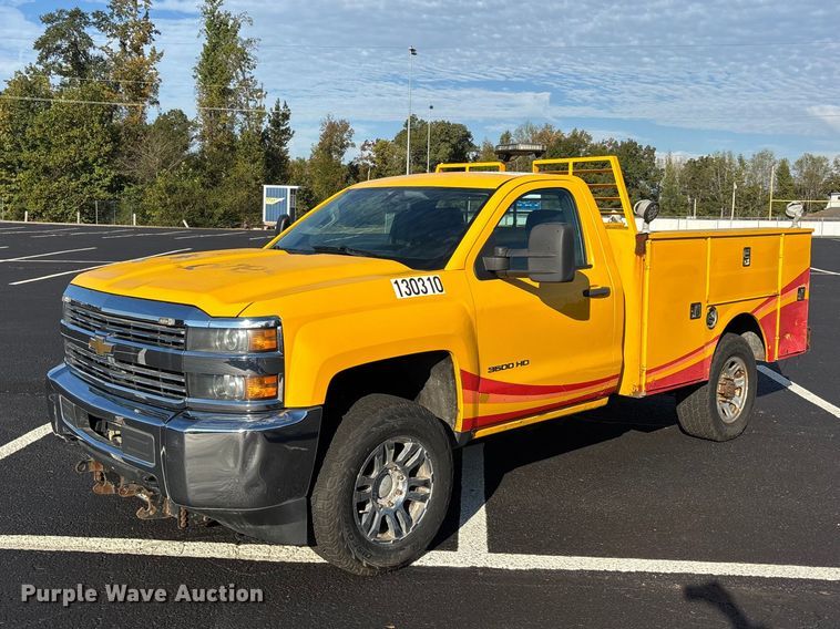 2015 Chevrolet Silverado 3500HD utility bed pickup truck - ER3438