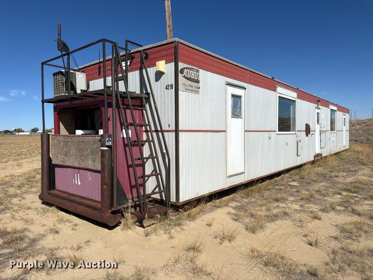 Denille Industries ENG/GEO-4218 skid mounted living quarters - EW2261
