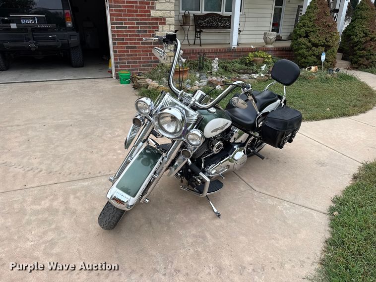 2001 Harley Davidson Heritage motorcycle - EW4357