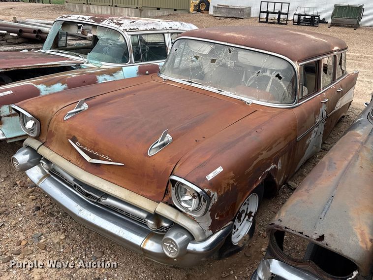 Chevrolet sedan - EW4473