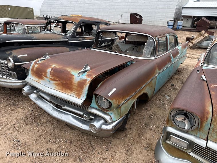 Chevrolet sedan - EW4483
