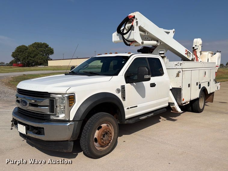 2019 Ford F550 Super Duty bucket truck - EW8959