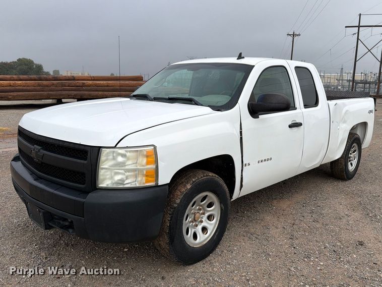 2008 Chevrolet Silverado 1500 Ext. Cab pickup truck - EW8983