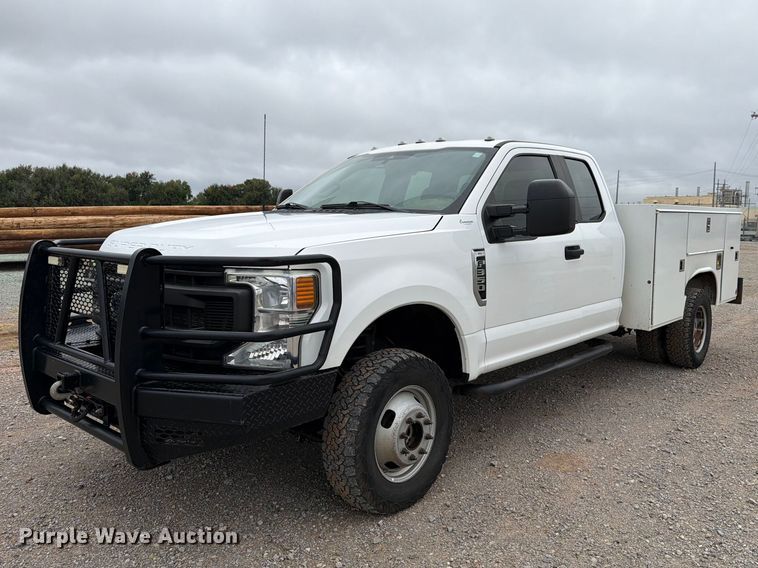 2021 Ford F350 Super Duty Ext. Cab utility bed pickup truck - EW8988