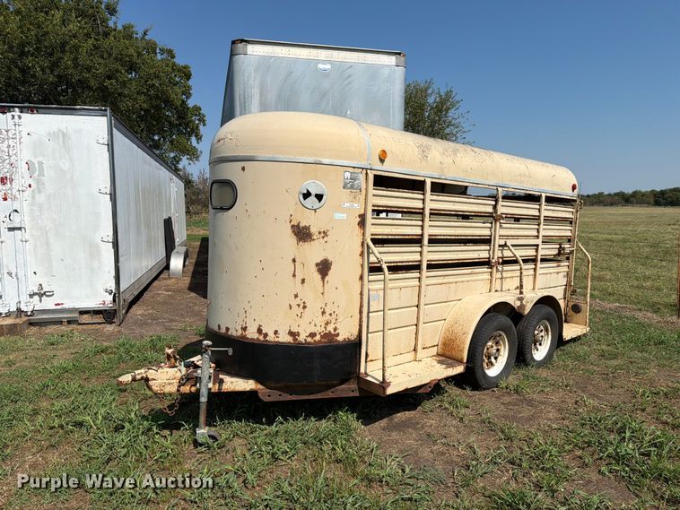1993 Trailer Manufacturers  livestock trailer - EX4290