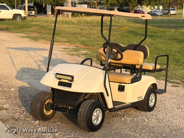 2013 E-Z-GO TXTE golf cart - EX4330