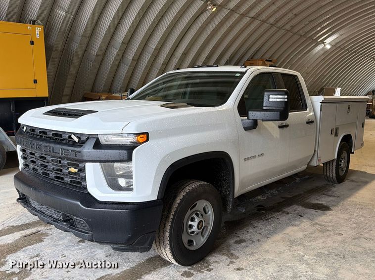 2022 Chevrolet Silverado 2500HD Ext. Cab utility bed pickup truck - EX4604